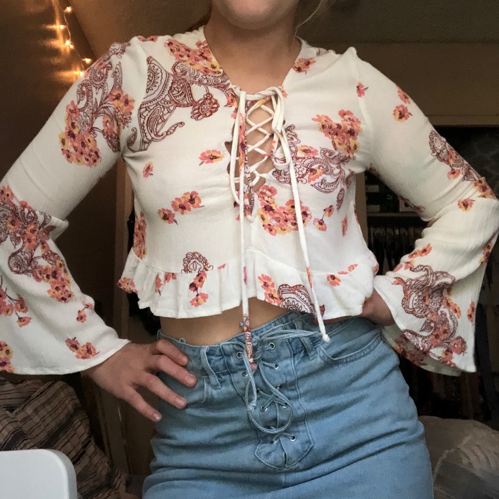 La hearts long sleeve crop top
